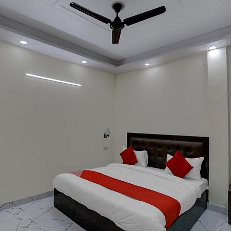 Hotel O Diamond Inn New Delhi Bagian luar foto