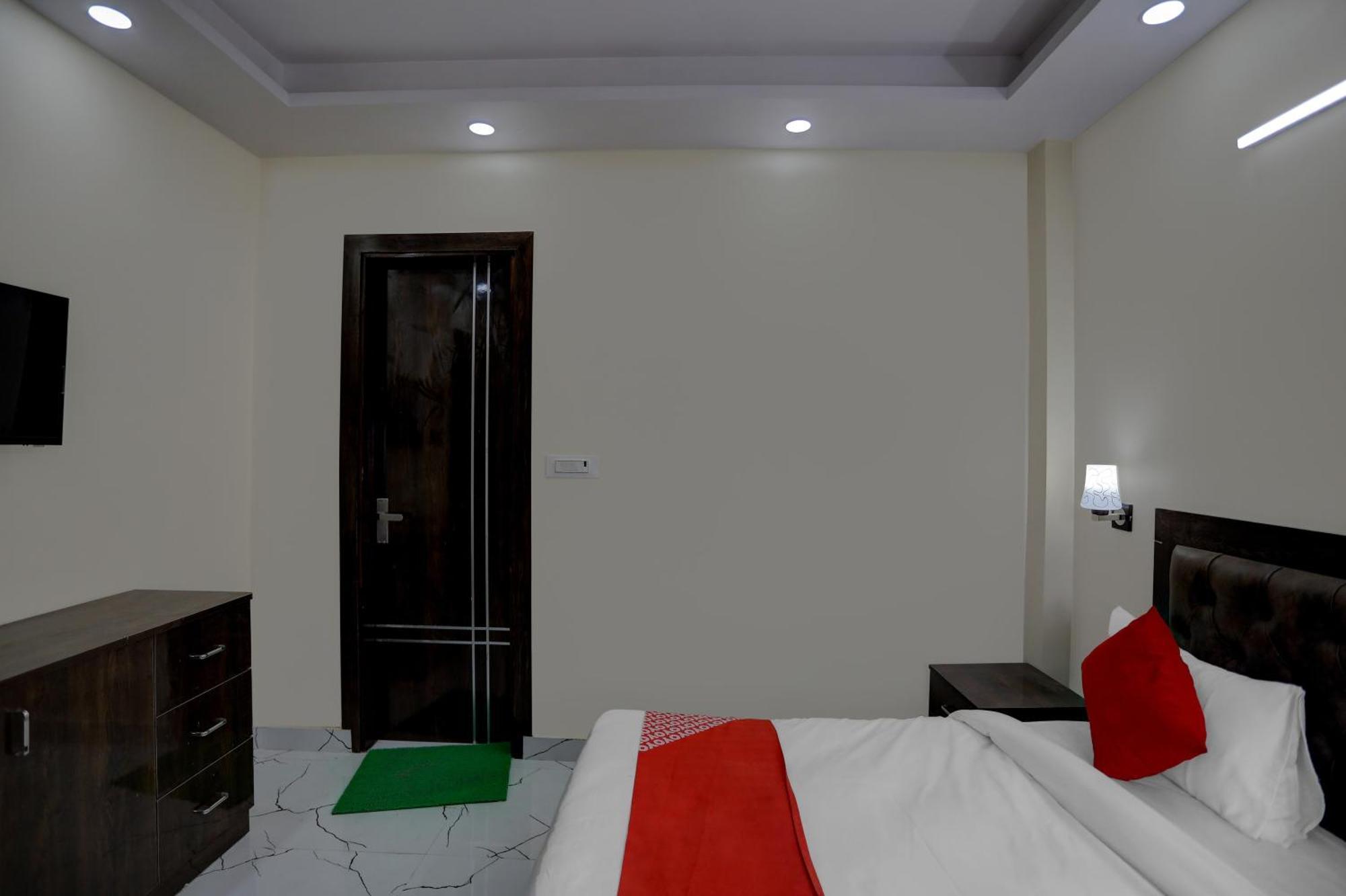 Hotel O Diamond Inn New Delhi Bagian luar foto