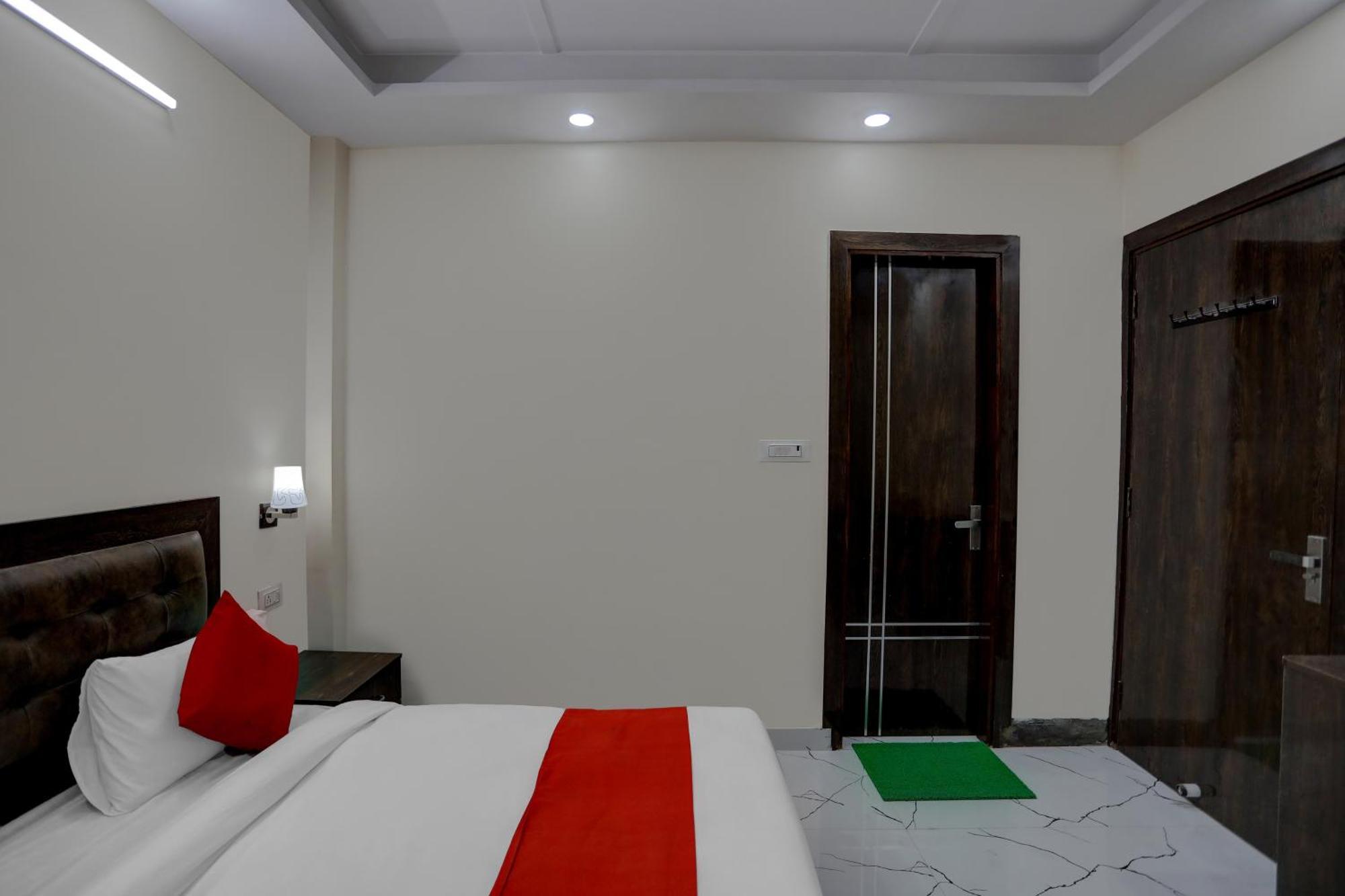 Hotel O Diamond Inn New Delhi Bagian luar foto